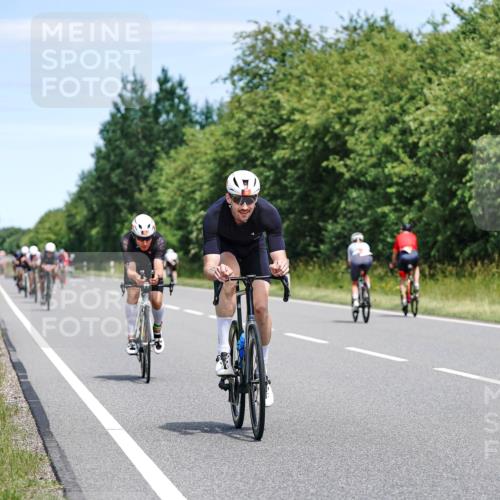 21.06.2026 - Viking Triathlon Michael Burmester http://msf.ph/oto/9876075 21.06.2026 12:54:15 Radfahren 107, 154, 220, 296, 340, 376, 414, 560, 574, 625 meine-sportfotos.de