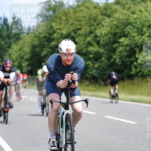 21.06.2026 - Viking Triathlon Michael Burmester http://msf.ph/oto/9876161 21.06.2026 12:54:21 Radfahren 154, 220, 289, 296, 340, 376, 625 meine-sportfotos.de