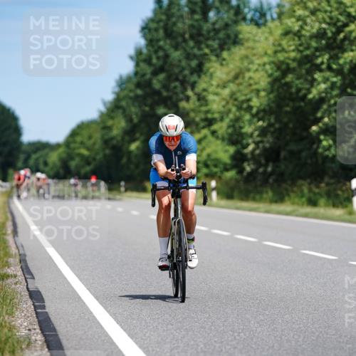 21.06.2026 - Viking Triathlon Michael Burmester http://msf.ph/oto/9876248 21.06.2026 12:54:45 Radfahren 45, 188, 282, 289, 327, 331, 386, 495, 578, 658, 663 meine-sportfotos.de