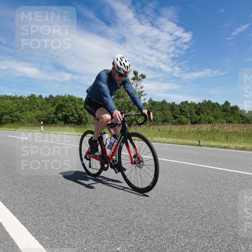 21.06.2026 - Viking Triathlon Michael Burmester http://msf.ph/oto/9876379 21.06.2026 13:24:56 Radfahren 335 meine-sportfotos.de