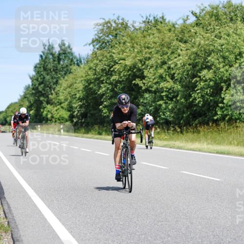 21.06.2026 - Viking Triathlon Michael Burmester http://msf.ph/oto/9876384 21.06.2026 12:55:21 Radfahren 111, 116, 344, 541 meine-sportfotos.de