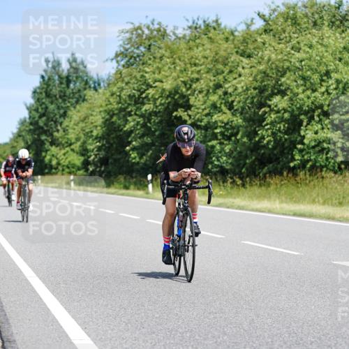21.06.2026 - Viking Triathlon Michael Burmester http://msf.ph/oto/9876398 21.06.2026 12:55:21 Radfahren 111, 116, 344, 541 meine-sportfotos.de