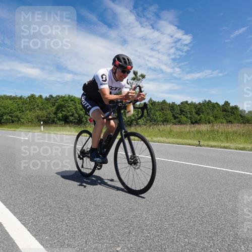 21.06.2026 - Viking Triathlon Michael Burmester http://msf.ph/oto/9876407 21.06.2026 13:25:22 Radfahren 247, 646, 646 meine-sportfotos.de