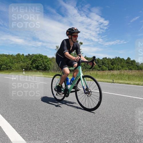 21.06.2026 - Viking Triathlon Michael Burmester http://msf.ph/oto/9876414 21.06.2026 13:25:38 Radfahren 646 meine-sportfotos.de