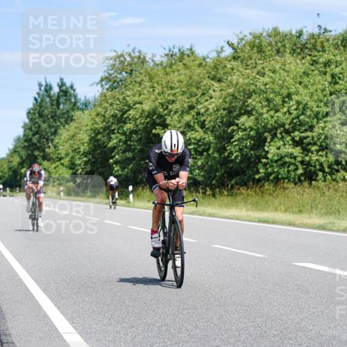 21.06.2026 - Viking Triathlon Michael Burmester http://msf.ph/oto/9876416 21.06.2026 12:55:23 Radfahren 111, 116, 344, 541 meine-sportfotos.de