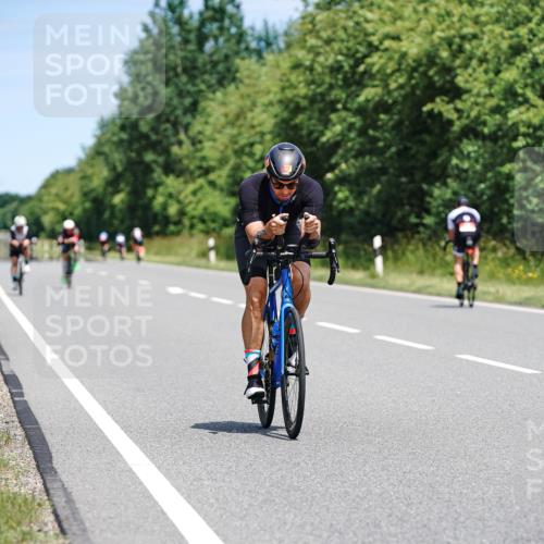 21.06.2026 - Viking Triathlon Michael Burmester http://msf.ph/oto/9876500 21.06.2026 12:56:01 Radfahren 56, 56, 172, 206, 287, 485, 567 meine-sportfotos.de