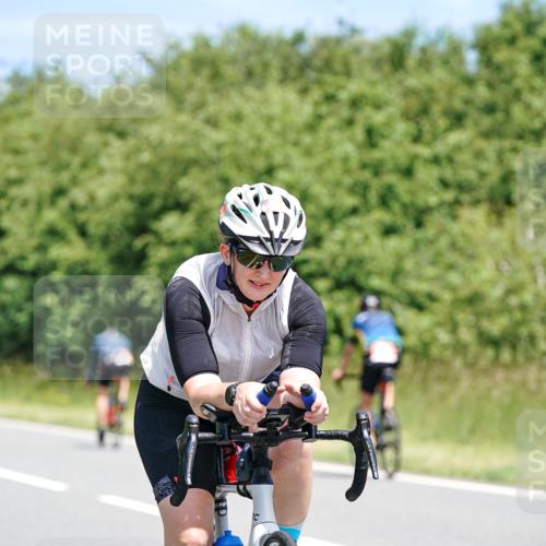 21.06.2026 - Viking Triathlon Michael Burmester http://msf.ph/oto/9876567 21.06.2026 12:56:08 Radfahren 33, 56, 137, 172, 206, 287, 357 meine-sportfotos.de