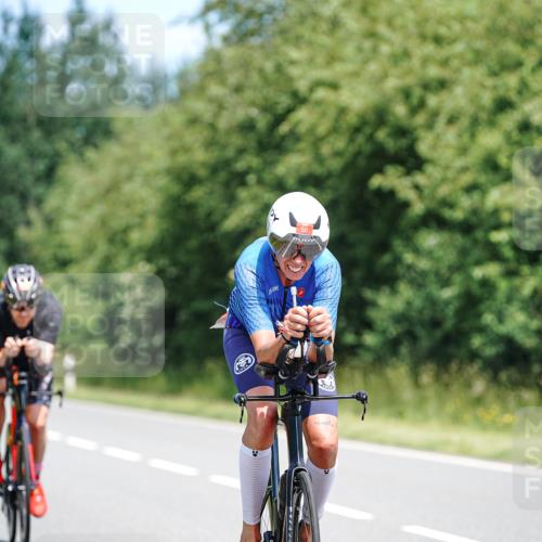 21.06.2026 - Viking Triathlon Michael Burmester http://msf.ph/oto/9876623 21.06.2026 12:56:23 Radfahren 33, 113, 137, 255, 287, 357, 489 meine-sportfotos.de