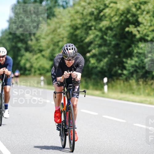 21.06.2026 - Viking Triathlon Michael Burmester http://msf.ph/oto/9876627 21.06.2026 12:56:24 Radfahren 33, 113, 137, 255, 287, 357, 489 meine-sportfotos.de