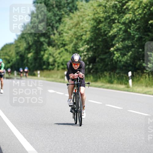 21.06.2026 - Viking Triathlon Michael Burmester http://msf.ph/oto/9876657 21.06.2026 12:56:28 Radfahren 33, 113, 137, 255, 287, 357, 489 meine-sportfotos.de