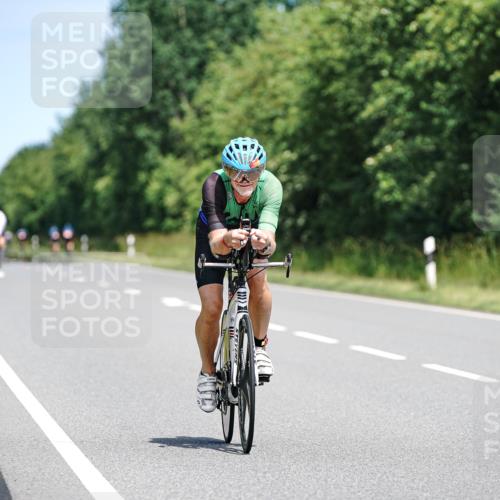 21.06.2026 - Viking Triathlon Michael Burmester http://msf.ph/oto/9876684 21.06.2026 12:56:31 Radfahren 33, 113, 137, 255, 357, 489 meine-sportfotos.de