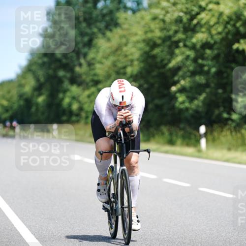 21.06.2026 - Viking Triathlon Michael Burmester http://msf.ph/oto/9876716 21.06.2026 12:56:36 Radfahren 113, 255, 357, 489 meine-sportfotos.de