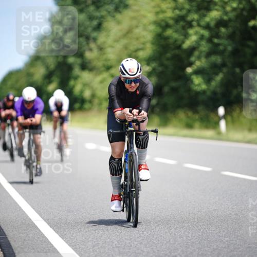 21.06.2026 - Viking Triathlon Michael Burmester http://msf.ph/oto/9876757 21.06.2026 12:57:31 Radfahren 77, 85, 88, 93, 141, 199, 274, 315, 393, 403, 492, 497 meine-sportfotos.de
