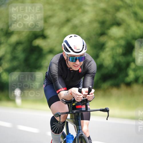 21.06.2026 - Viking Triathlon Michael Burmester http://msf.ph/oto/9876769 21.06.2026 12:57:32 Radfahren 77, 85, 88, 93, 141, 199, 274, 315, 393, 403, 492, 497 meine-sportfotos.de
