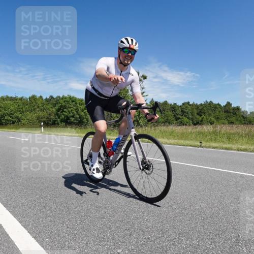 21.06.2026 - Viking Triathlon Michael Burmester http://msf.ph/oto/9876785 21.06.2026 13:39:28 Radfahren  meine-sportfotos.de