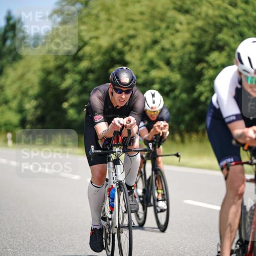 21.06.2026 - Viking Triathlon Michael Burmester http://msf.ph/oto/9876805 21.06.2026 12:57:35 Radfahren 77, 85, 88, 93, 141, 199, 274, 304, 315, 393, 403, 492, 497, 571 meine-sportfotos.de
