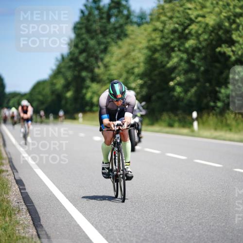 21.06.2026 - Viking Triathlon Michael Burmester http://msf.ph/oto/9876816 21.06.2026 12:57:36 Radfahren 77, 77, 85, 88, 93, 141, 199, 274, 304, 315, 393, 492, 497, 571 meine-sportfotos.de