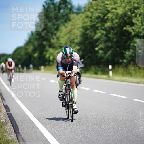 21.06.2026 - Viking Triathlon Michael Burmester http://msf.ph/oto/9876821 21.06.2026 12:57:37 Radfahren 77, 77, 85, 88, 93, 141, 199, 274, 304, 315, 393, 492, 497, 513, 571 meine-sportfotos.de