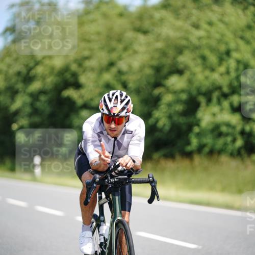 21.06.2026 - Viking Triathlon Michael Burmester http://msf.ph/oto/9876860 21.06.2026 12:57:42 Radfahren 77, 77, 85, 88, 141, 199, 274, 301, 304, 315, 393, 497, 513, 559, 571 meine-sportfotos.de