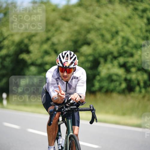 21.06.2026 - Viking Triathlon Michael Burmester http://msf.ph/oto/9876866 21.06.2026 12:57:42 Radfahren 77, 77, 85, 88, 141, 199, 274, 301, 304, 315, 393, 497, 513, 559, 571 meine-sportfotos.de