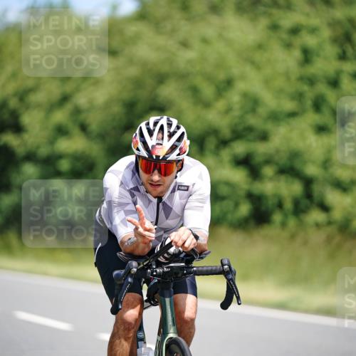 21.06.2026 - Viking Triathlon Michael Burmester http://msf.ph/oto/9876870 21.06.2026 12:57:43 Radfahren 77, 77, 85, 88, 141, 199, 274, 301, 304, 315, 393, 497, 513, 559, 571 meine-sportfotos.de