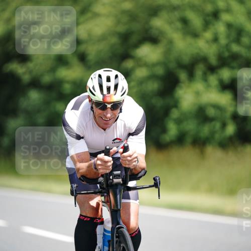 21.06.2026 - Viking Triathlon Michael Burmester http://msf.ph/oto/9876884 21.06.2026 12:57:47 Radfahren 77, 77, 88, 141, 199, 301, 304, 497, 513, 559, 571, 571 meine-sportfotos.de