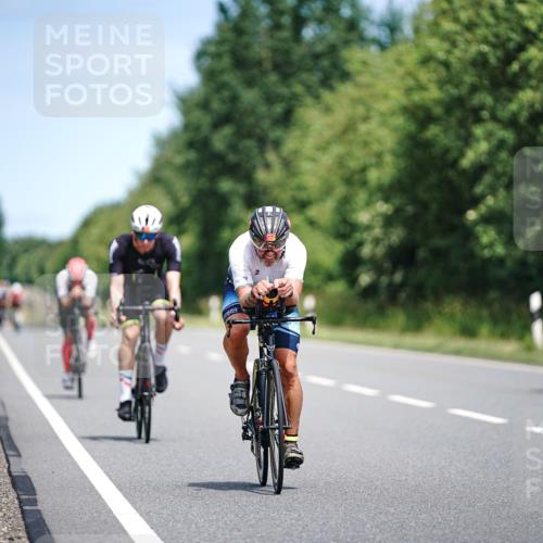 21.06.2026 - Viking Triathlon Michael Burmester http://msf.ph/oto/9876895 21.06.2026 12:57:54 Radfahren 77, 88, 301, 303, 304, 513, 559, 571, 571, 601 meine-sportfotos.de