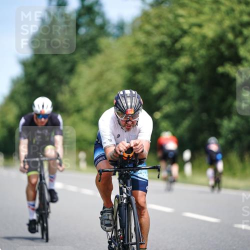 21.06.2026 - Viking Triathlon Michael Burmester http://msf.ph/oto/9876913 21.06.2026 12:57:55 Radfahren 77, 88, 301, 303, 304, 513, 559, 571, 571, 601 meine-sportfotos.de