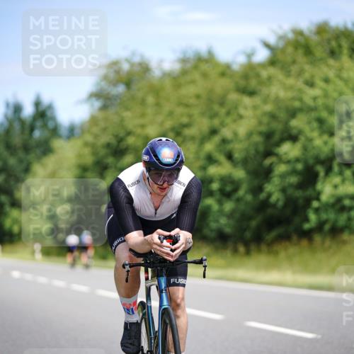 21.06.2026 - Viking Triathlon Michael Burmester http://msf.ph/oto/9876980 21.06.2026 12:58:11 Radfahren 96, 303, 562, 571, 601, 646 meine-sportfotos.de