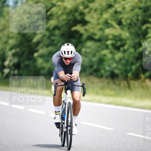 21.06.2026 - Viking Triathlon Michael Burmester http://msf.ph/oto/9877074 21.06.2026 12:59:01 Radfahren 69, 127, 528, 557 meine-sportfotos.de