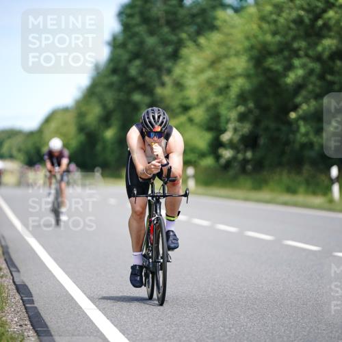 21.06.2026 - Viking Triathlon Michael Burmester http://msf.ph/oto/9877094 21.06.2026 12:59:08 Radfahren 69, 127, 493, 528, 557 meine-sportfotos.de