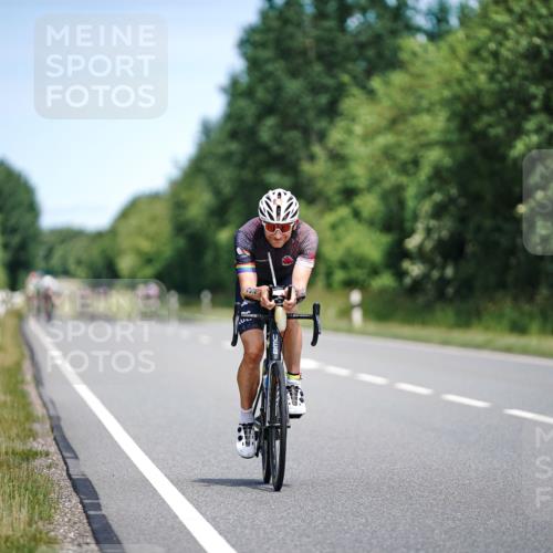 21.06.2026 - Viking Triathlon Michael Burmester http://msf.ph/oto/9877108 21.06.2026 12:59:11 Radfahren 69, 127, 493, 528 meine-sportfotos.de