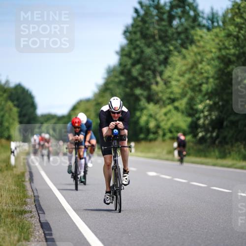 21.06.2026 - Viking Triathlon Michael Burmester http://msf.ph/oto/9877231 21.06.2026 13:00:21 Radfahren 363, 458, 539 meine-sportfotos.de