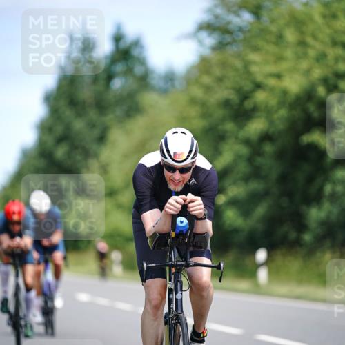 21.06.2026 - Viking Triathlon Michael Burmester http://msf.ph/oto/9877244 21.06.2026 13:00:23 Radfahren 363, 458, 539 meine-sportfotos.de