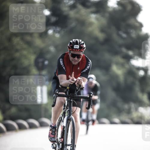 21.06.2026 - 29. Vierlanden-Triathlon H.Heesch http://msf.ph/oto/9877371 21.06.2026 09:03:09 Radfahren 167, 171 meine-sportfotos.de