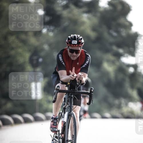 21.06.2026 - 29. Vierlanden-Triathlon H.Heesch http://msf.ph/oto/9877376 21.06.2026 09:03:10 Radfahren 167, 171 meine-sportfotos.de