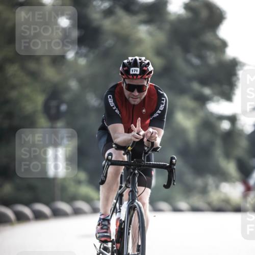 21.06.2026 - 29. Vierlanden-Triathlon H.Heesch http://msf.ph/oto/9877379 21.06.2026 09:03:10 Radfahren 167, 171 meine-sportfotos.de