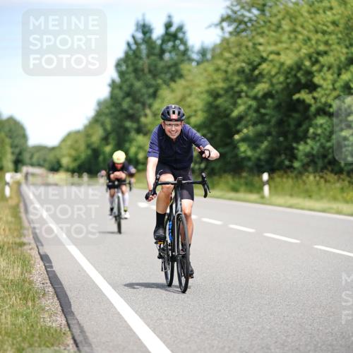 21.06.2026 - Viking Triathlon Michael Burmester http://msf.ph/oto/9877478 21.06.2026 13:01:04 Radfahren 138, 283, 416, 511, 515, 521, 542, 664 meine-sportfotos.de