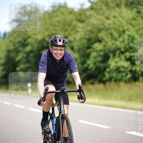 21.06.2026 - Viking Triathlon Michael Burmester http://msf.ph/oto/9877489 21.06.2026 13:01:05 Radfahren 138, 283, 416, 511, 515, 521, 542, 664 meine-sportfotos.de