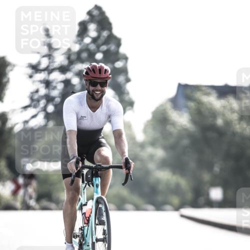 21.06.2026 - 29. Vierlanden-Triathlon H.Heesch http://msf.ph/oto/9877514 21.06.2026 09:03:37 Radfahren 33, 126 meine-sportfotos.de