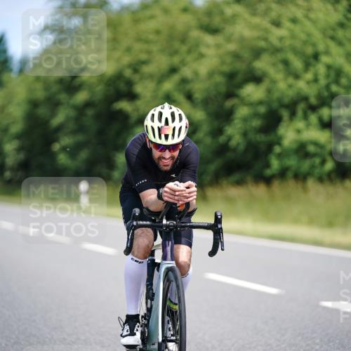 21.06.2026 - Viking Triathlon Michael Burmester http://msf.ph/oto/9877518 21.06.2026 13:01:07 Radfahren 138, 283, 283, 515, 542, 664 meine-sportfotos.de