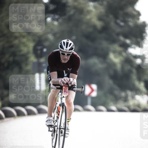 21.06.2026 - 29. Vierlanden-Triathlon H.Heesch http://msf.ph/oto/9877531 21.06.2026 09:03:44 Radfahren 124, 126 meine-sportfotos.de