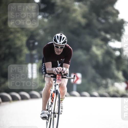21.06.2026 - 29. Vierlanden-Triathlon H.Heesch http://msf.ph/oto/9877535 21.06.2026 09:03:44 Radfahren 124, 126 meine-sportfotos.de
