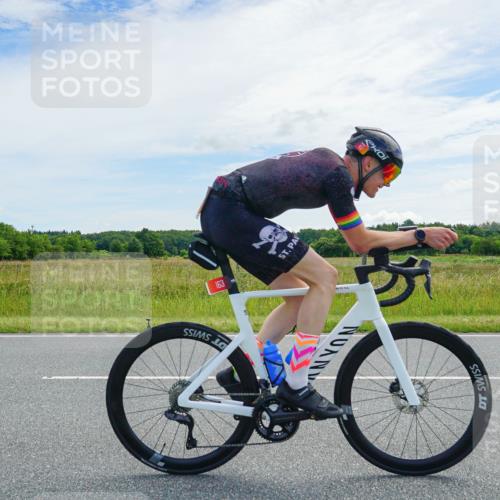 21.06.2026 - Viking Triathlon Michael Burmester http://msf.ph/oto/9877658 21.06.2026 12:07:36 Radfahren 44, 90, 97, 118, 163, 211, 226, 245, 245, 562, 562, 621 meine-sportfotos.de