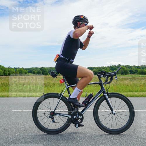 21.06.2026 - Viking Triathlon Michael Burmester http://msf.ph/oto/9877672 21.06.2026 12:07:47 Radfahren 90, 97, 211, 226, 245, 269, 335, 422, 562, 621, 622 meine-sportfotos.de