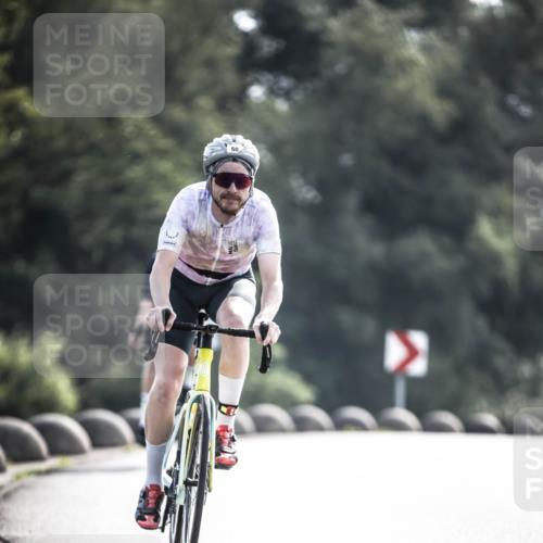 21.06.2026 - 29. Vierlanden-Triathlon H.Heesch http://msf.ph/oto/9877681 21.06.2026 09:04:45 Radfahren 50, 70, 81, 98, 146 meine-sportfotos.de