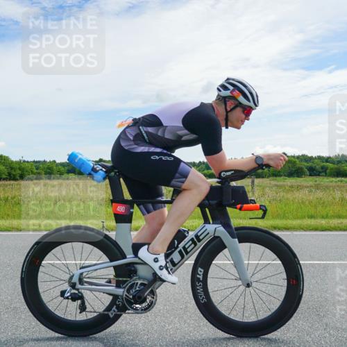 21.06.2026 - Viking Triathlon Michael Burmester http://msf.ph/oto/9877704 21.06.2026 12:08:19 Radfahren 37, 138, 295, 305, 410, 411, 490, 622, 652 meine-sportfotos.de