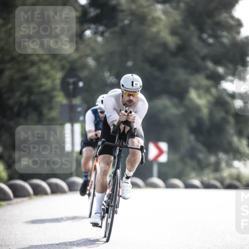 21.06.2026 - 29. Vierlanden-Triathlon H.Heesch http://msf.ph/oto/9877757 21.06.2026 09:04:50 Radfahren 70, 81, 98 meine-sportfotos.de
