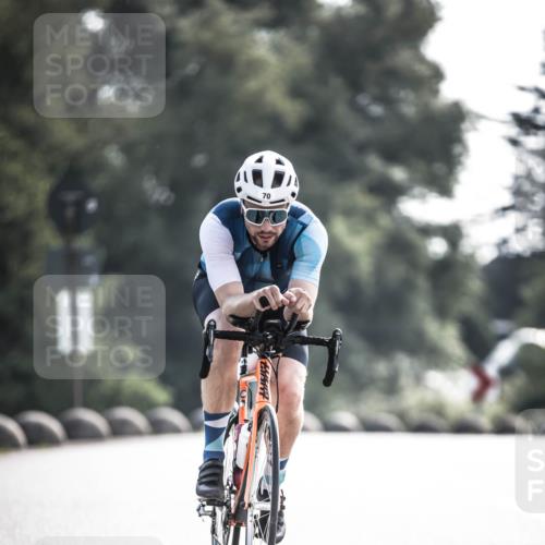 21.06.2026 - 29. Vierlanden-Triathlon H.Heesch http://msf.ph/oto/9877797 21.06.2026 09:04:51 Radfahren 70, 81, 98 meine-sportfotos.de