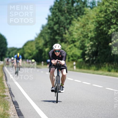 21.06.2026 - Viking Triathlon Michael Burmester http://msf.ph/oto/9877840 21.06.2026 13:04:48 Radfahren 217, 229, 300, 496 meine-sportfotos.de